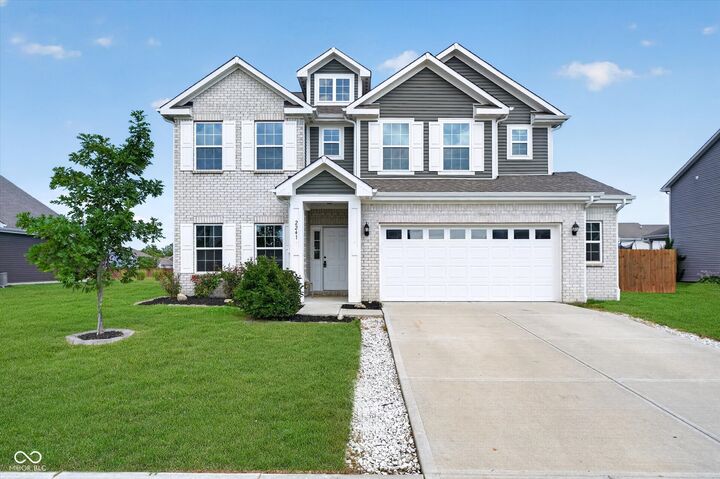 Property Photo:  2241 Maple Stone Lane  IN 46143 