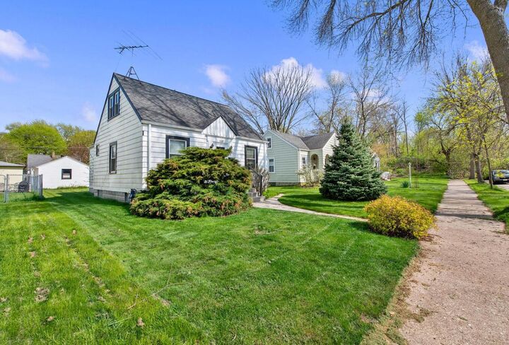 Property Photo:  3326 S Lenox St  WI 53207 