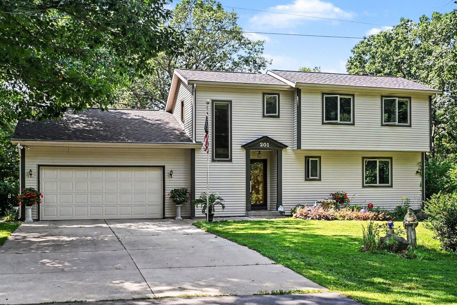 Property Photo: 201 Scenic View Drive MI 49120