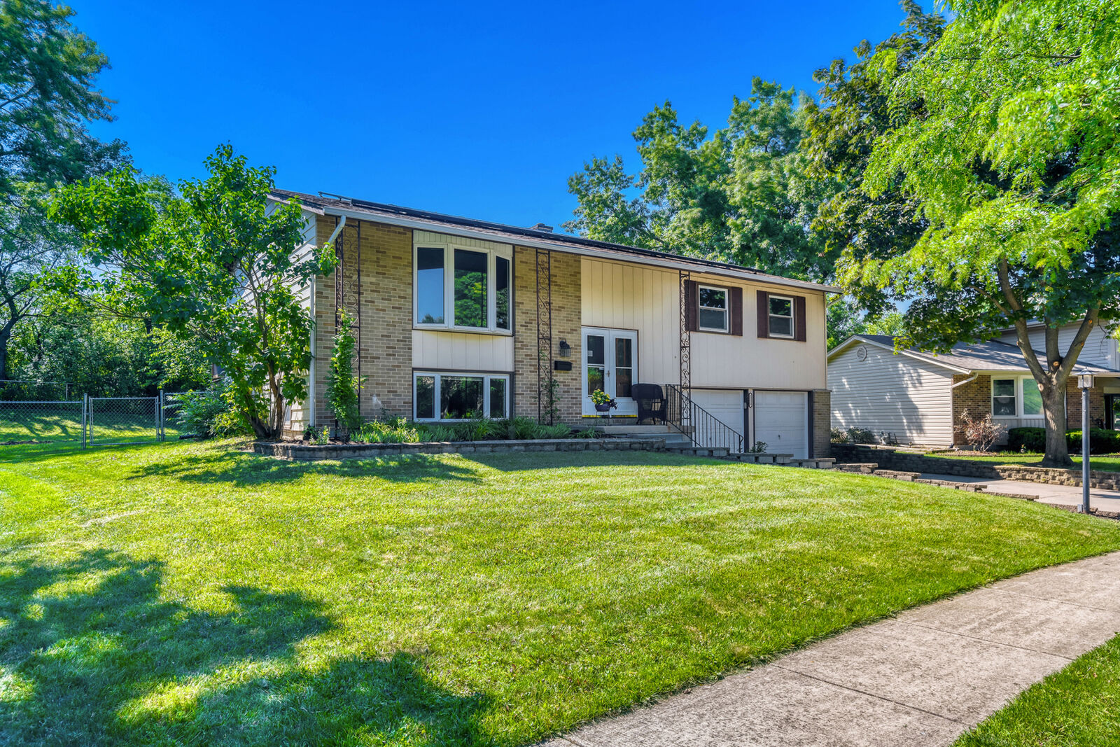Property Photo:  1120 Concord Lane  IL 60192 