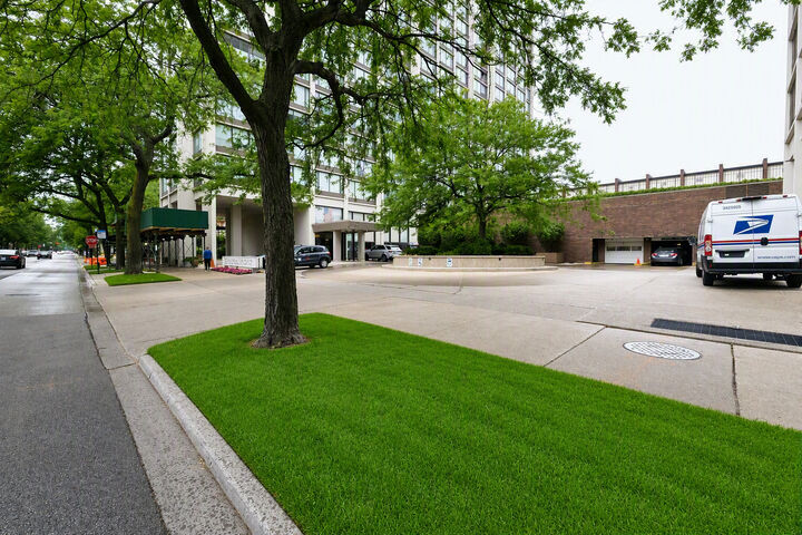 Property Photo: 5455 N Sheridan Road 515 IL 60640
