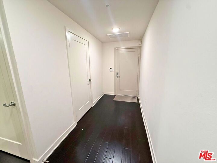 Property Photo:  436 S Virgil Avenue 209  CA 90020 