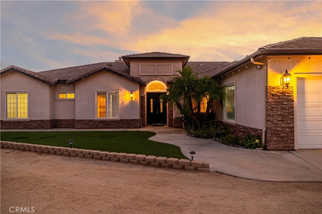 Property Photo: 32330 Elsinore Heights CA 92595