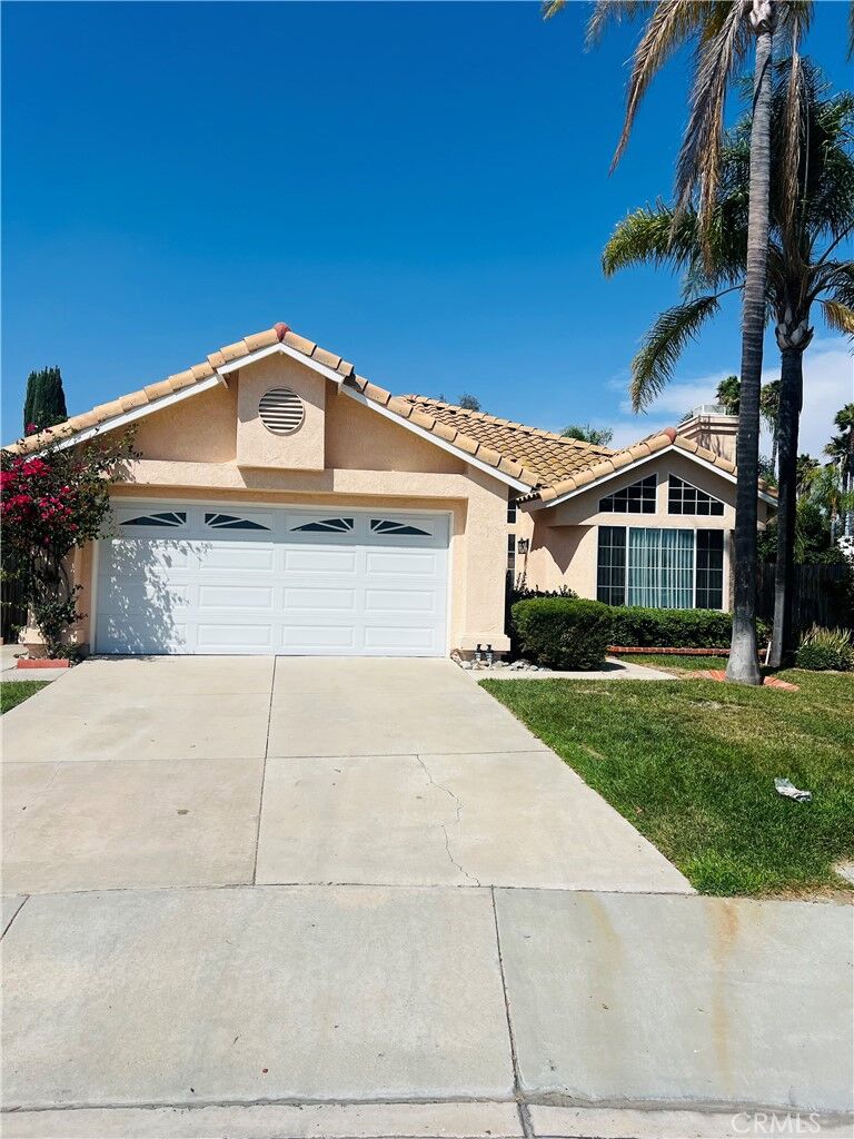 Property Photo:  39611 Kilkare  CA 92562 
