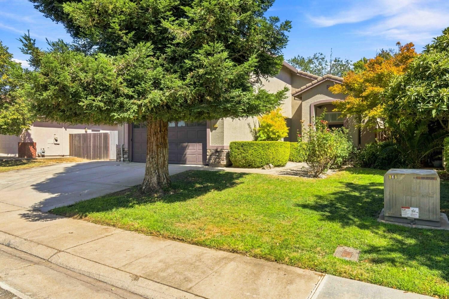 Property Photo: 10727 Byington Way CA 95670