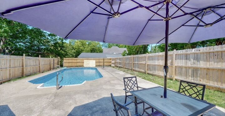 Property Photo:  128 Jefferson Ave W  TN 37030 