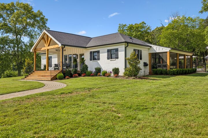 Property Photo: 5672 Carters Creek Pike TN 37179