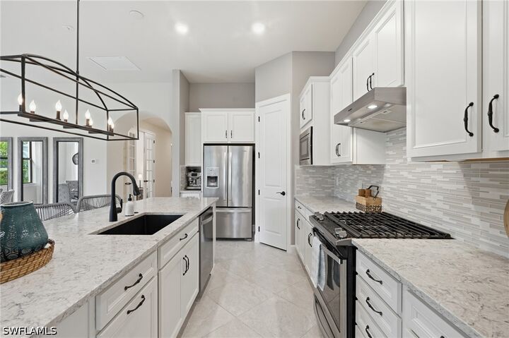 Property Photo:  8877 Horned Lark Drive  FL 34120 