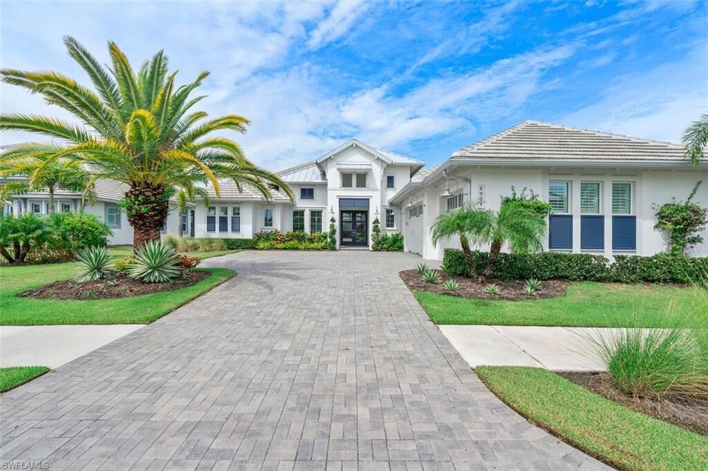 Property Photo: 8904 Nevis Way FL 34112