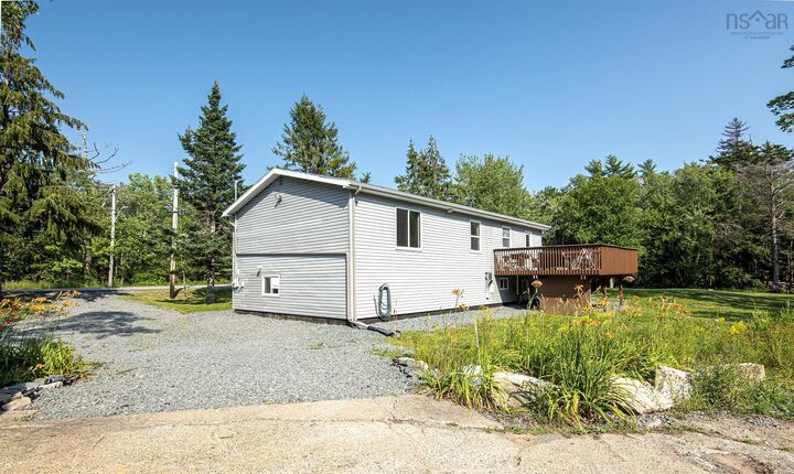 Property Photo: 2732 Sackville Drive NS B4E 3C3