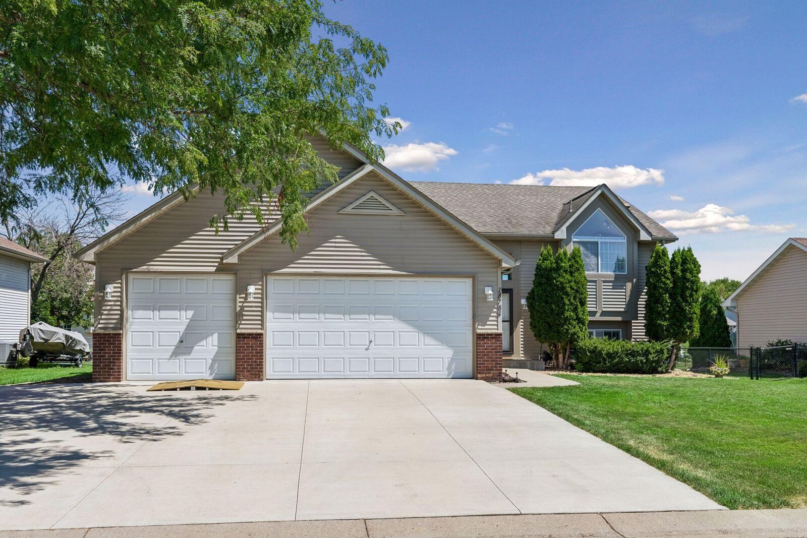 Property Photo:  18784 Dupont Way  MN 55024 