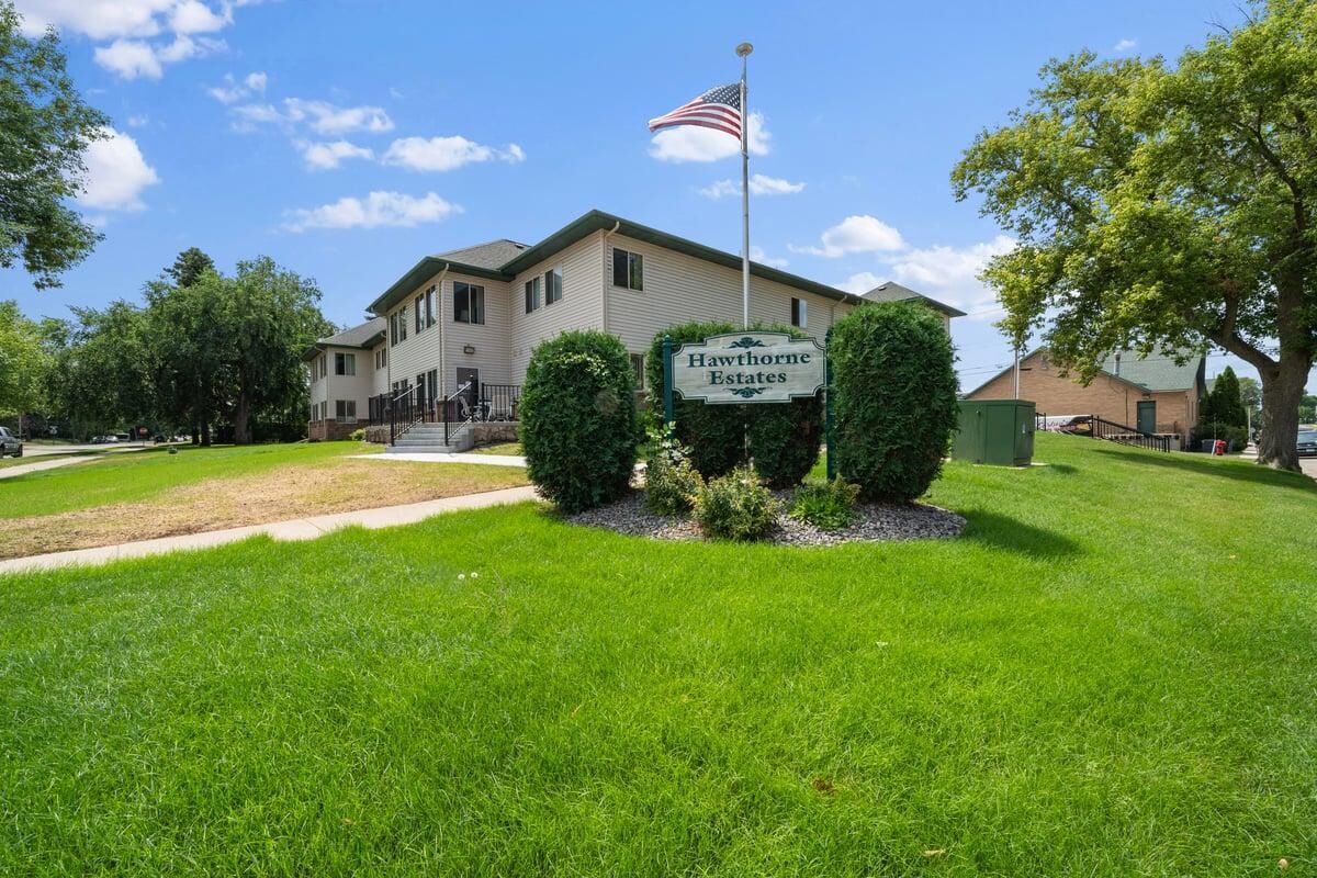 Property Photo: 912 Hawthorne Street 104 MN 56308