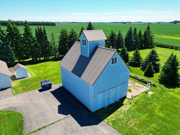 Property Photo: 45251 810th Avenue MN 55342