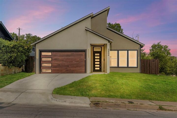 Property Photo: 2504 Vaughn Boulevard TX 76105