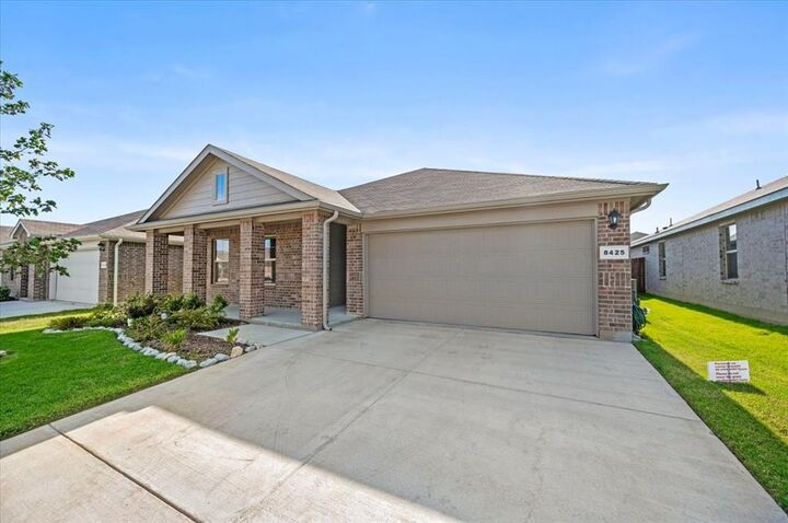 Property Photo:  8425 Coffee Springs Drive  TX 76131 