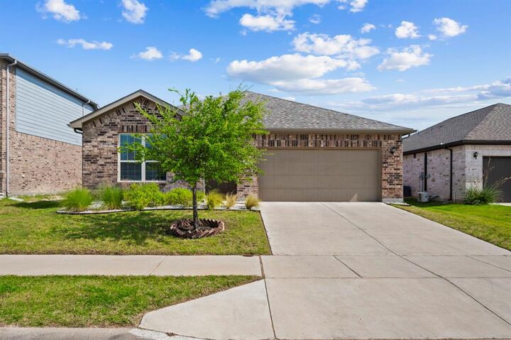 Property Photo:  10628 High Ridge Lane  TX 76108 