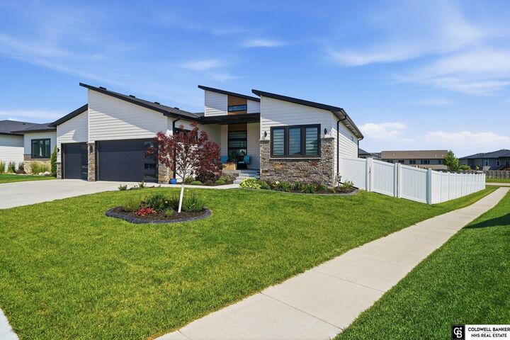 Property Photo: 7434 Anselm Lane NE 68516