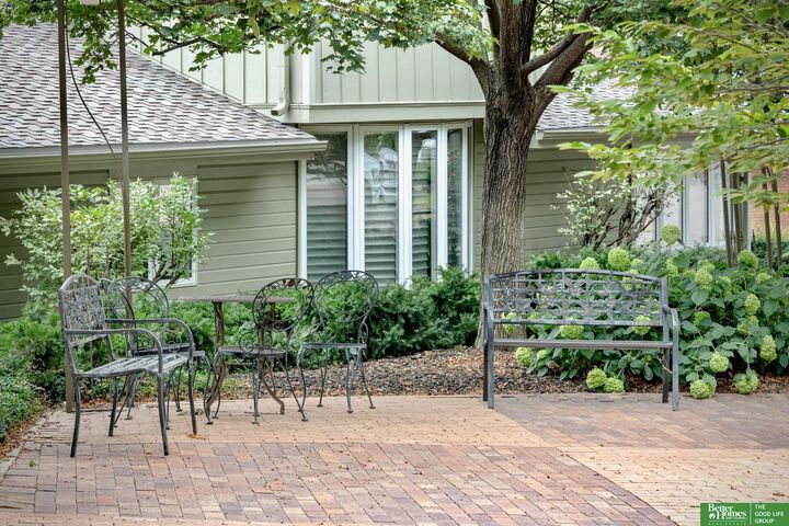Property Photo:  806 N 131 Court  NE 68154 