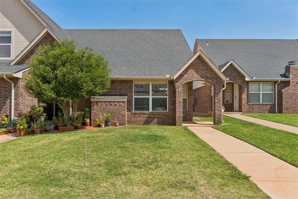 Property Photo:  2629 Cedar Tree Road F  OK 73120 