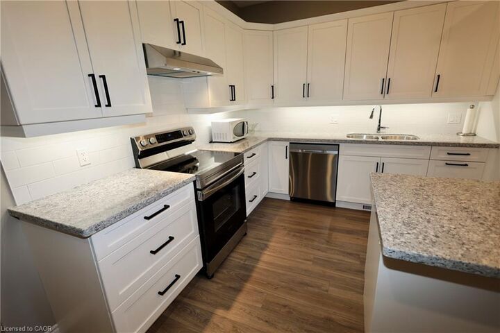 Property Photo: 9 Silver Creek Road ON N0K 1W0