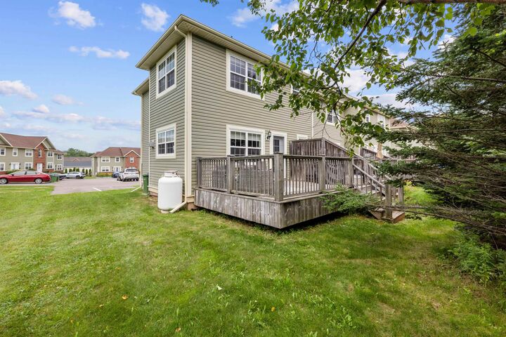 Property Photo: 6 Edgeview Court PE C1B 0H8