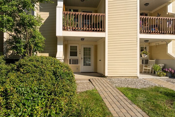 Property Photo:  124 Heritage Dr 124  MA 01588 