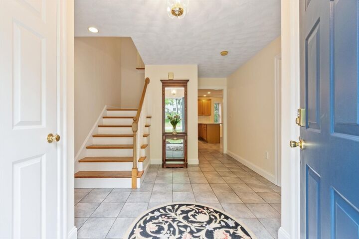 Property Photo: 79 Wyndridge Cir NH 03076