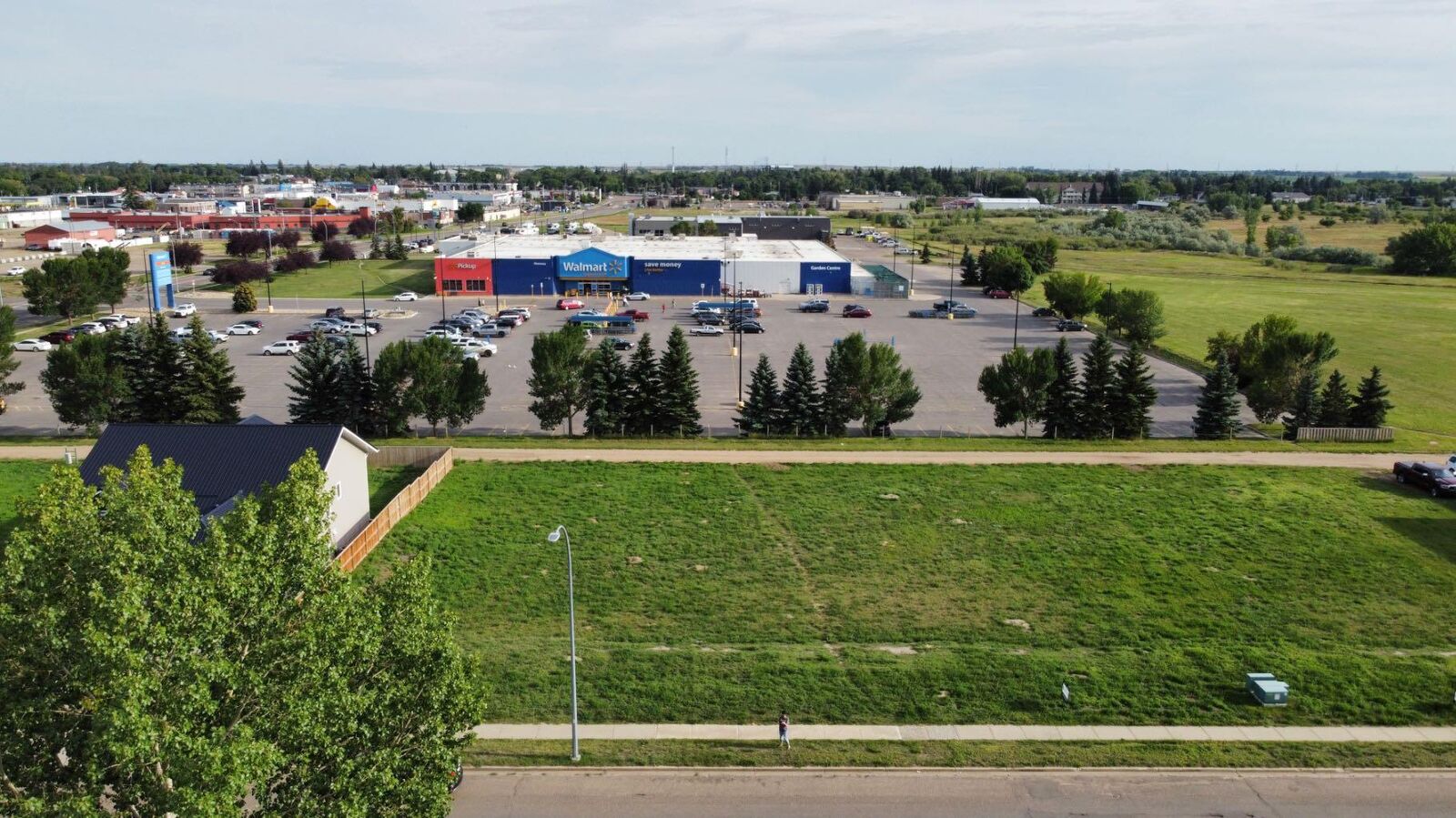 Property Photo:  85 Upland Boulevard NW  AB T1R 0R3 