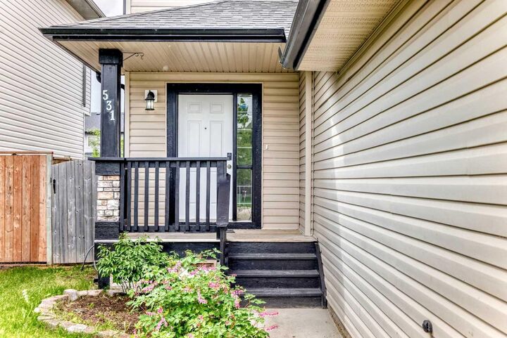 Property Photo: 531 Stonegate Road NW AB T4B 2Z9