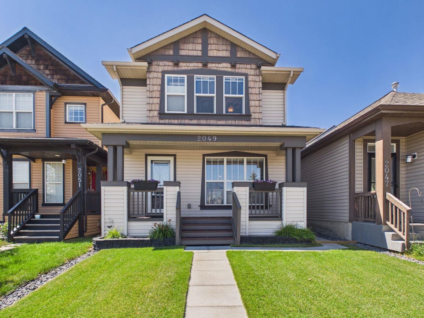 Property Photo: 2049 New Brighton Gardens SE AB T2Z 4X4