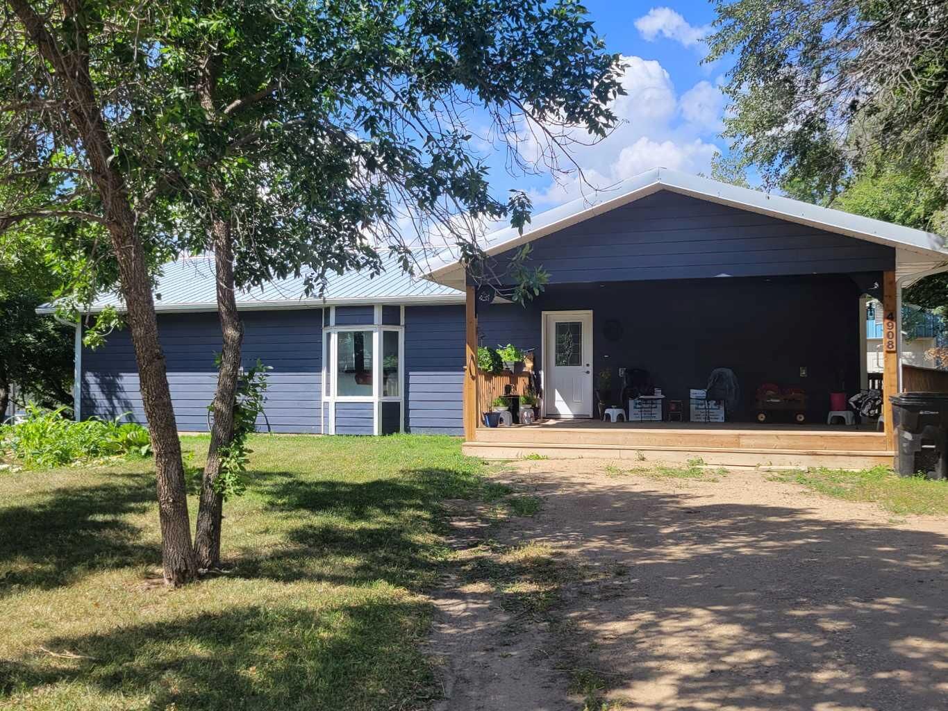 Property Photo:  4908 47 Street  AB T0C 1B0 