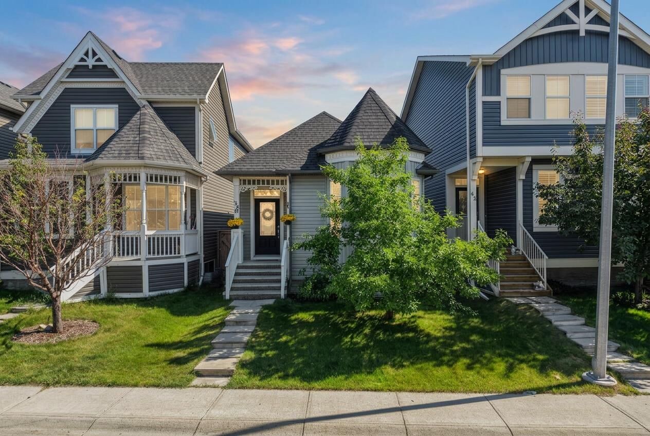 Property Photo:  38 Auburn Bay Gardens SE  AB T3M 0K3 