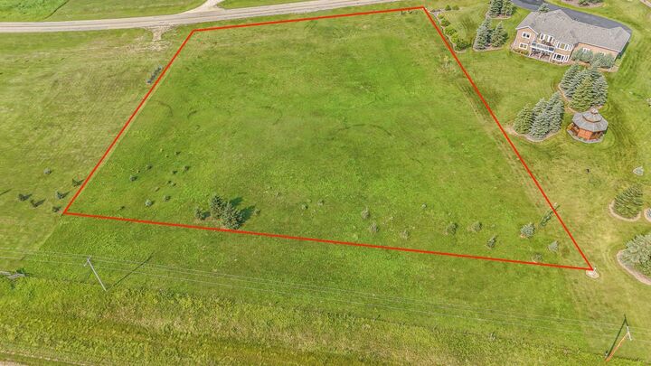 Property Photo:  12 Bruhn Bend  AB T0C 2J0 