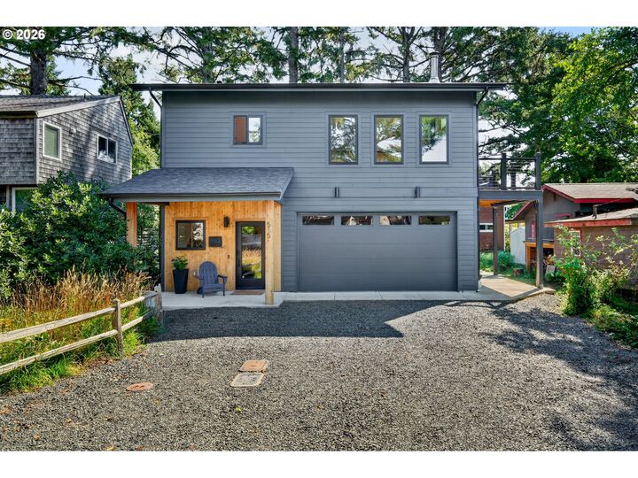 Property Photo:  515 N Hemlock St  OR 97110 