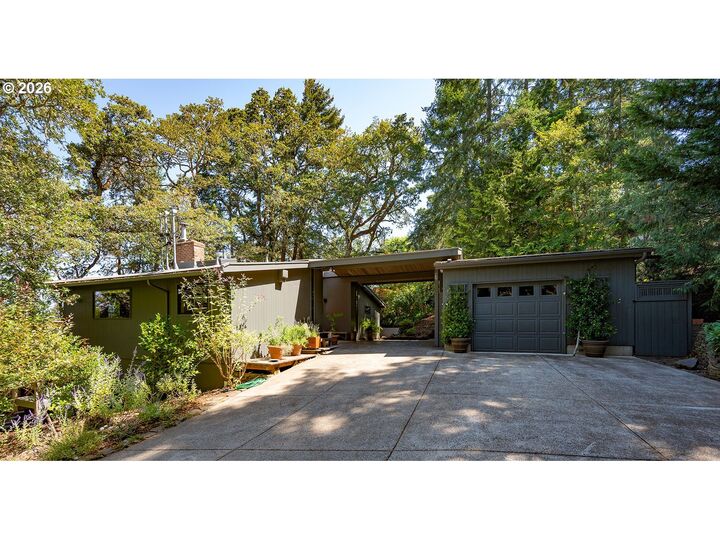 Property Photo: 1210 Lemery Ln OR 97405
