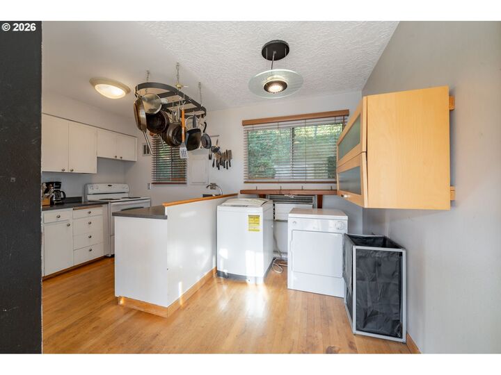 Property Photo:  847 SW Broadway Dr 32  OR 97201 