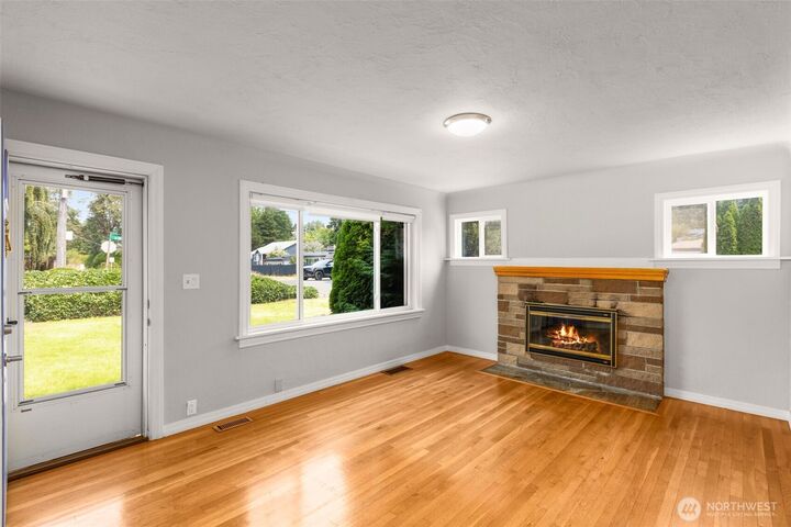 Property Photo: 2501 SW 112th Street WA 98146