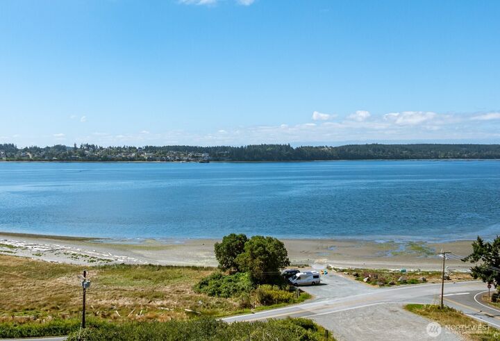 Property Photo:  854  Burroughs Avenue  WA 98277 