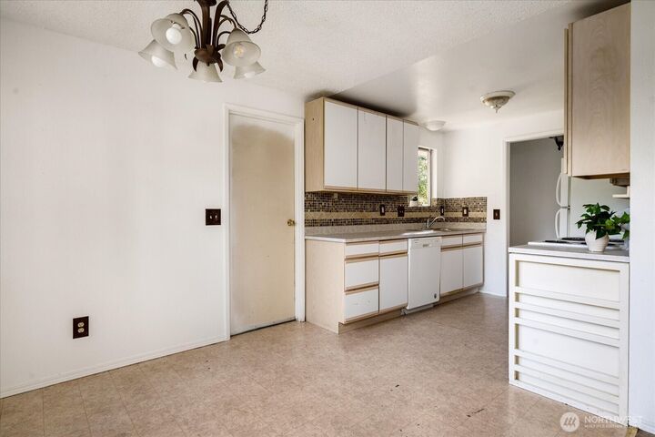 Property Photo: 4511 Woodland Circle WA 98277
