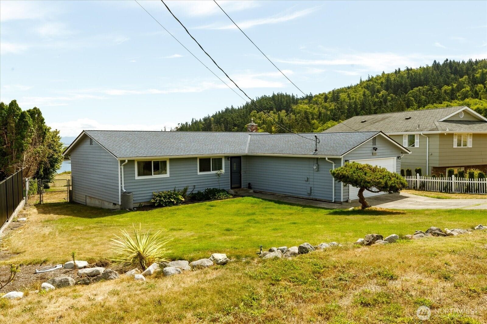 Property Photo: 699 Maplewood Loop WA 98277