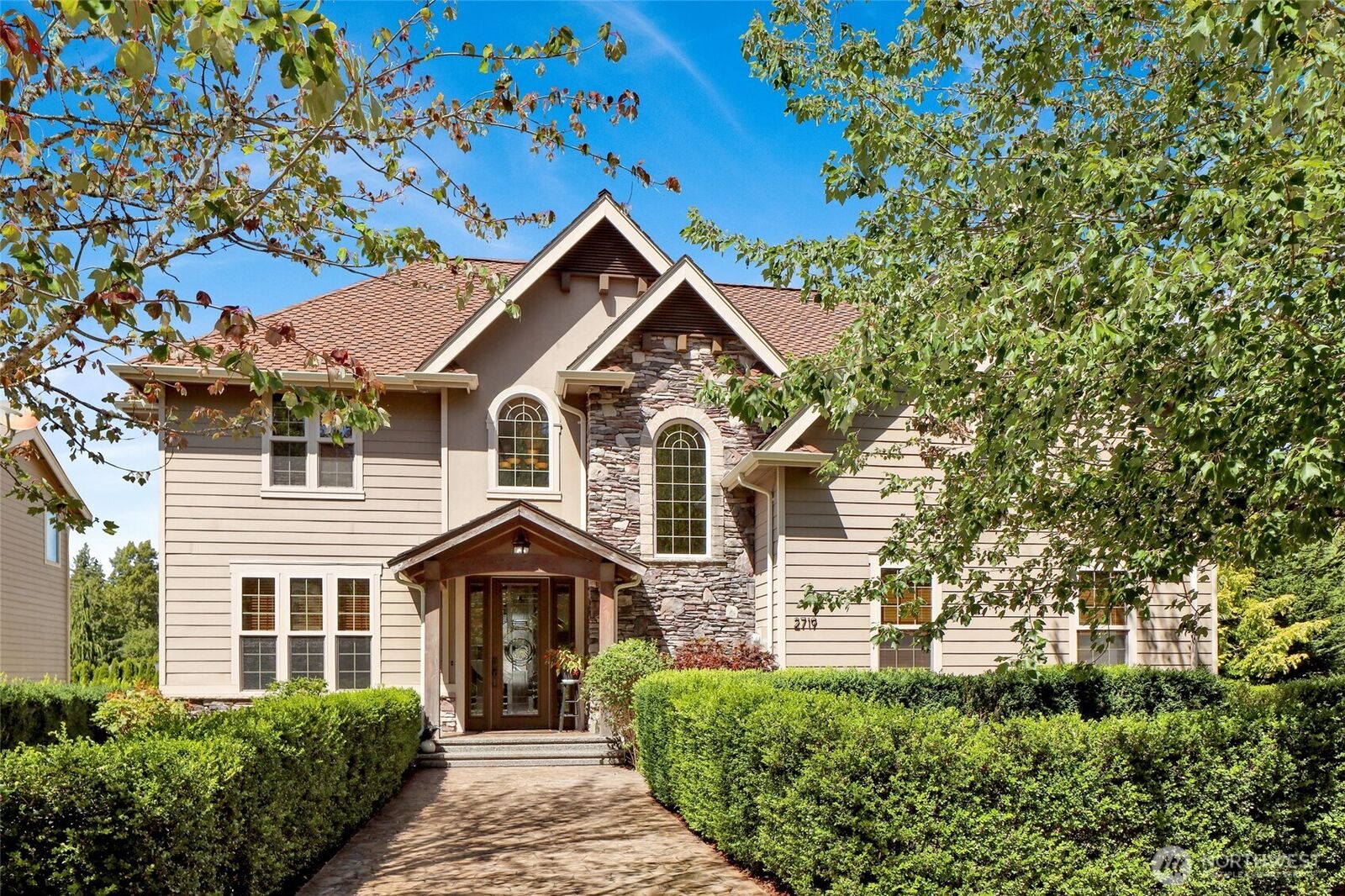 Property Photo:  2719  Wildrose Court  WA 98229 