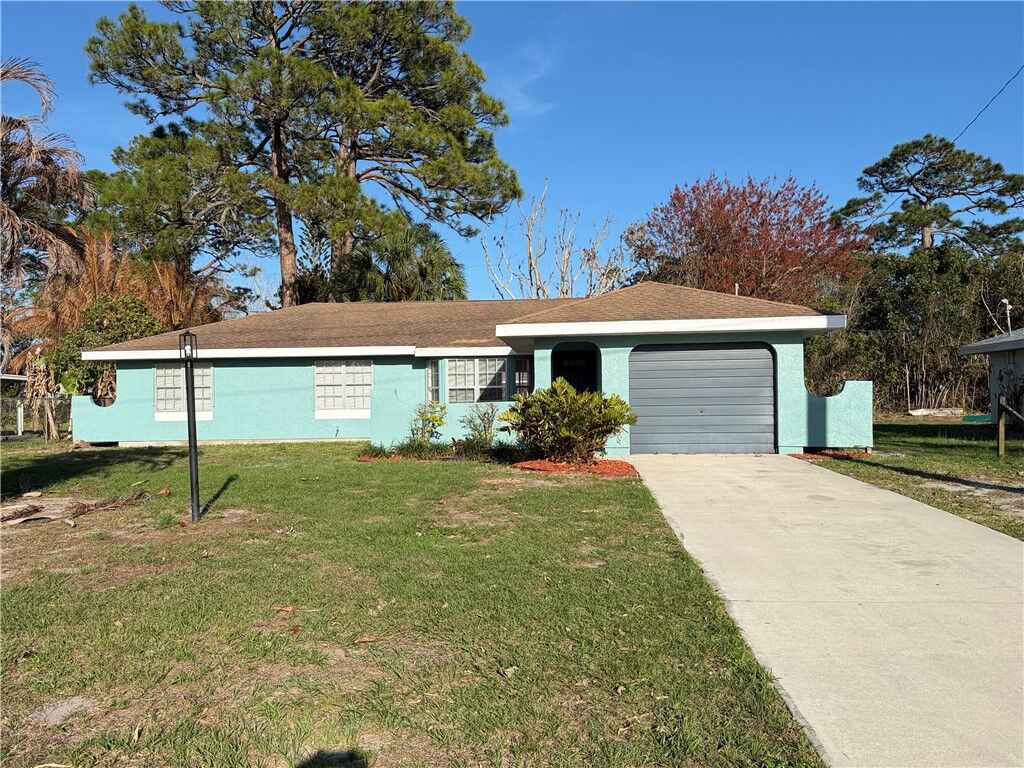 Property Photo: 2450 8th Avenue SW FL 32962