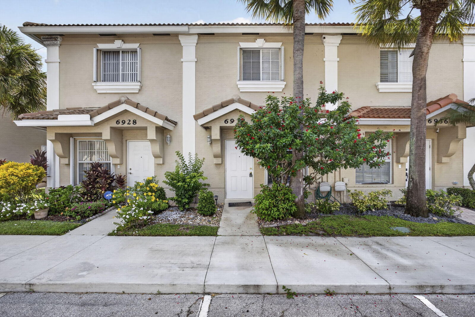 Property Photo:  6932 Stoney Creek Circle  FL 33467 