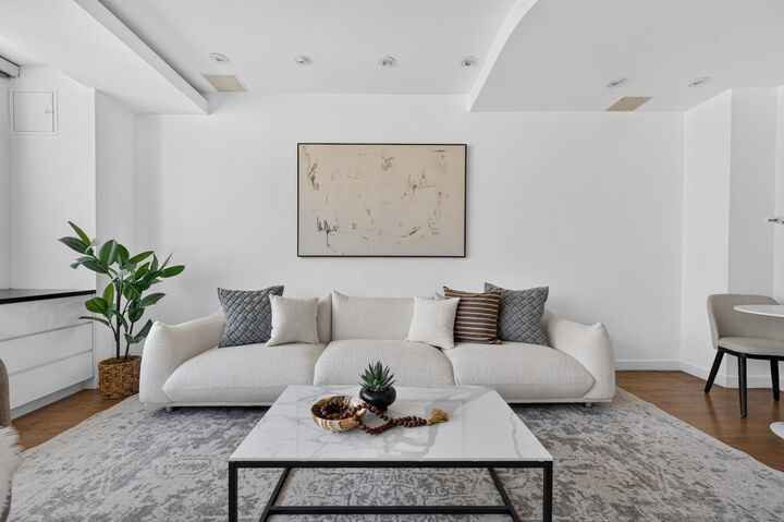 Property Photo: 155 E 34th Street 20K NY 10016