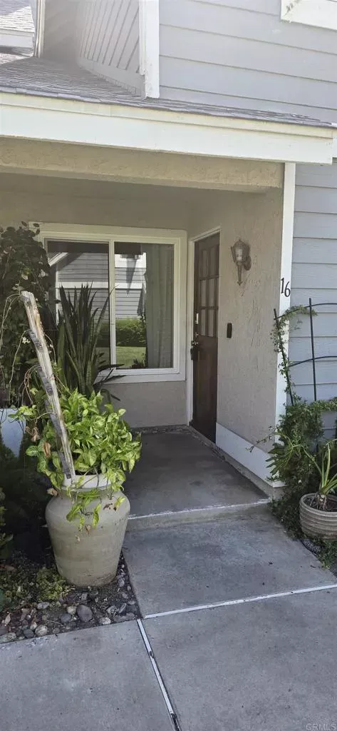 Property Photo: 13230 Johannesberg Way 16 CA 92064