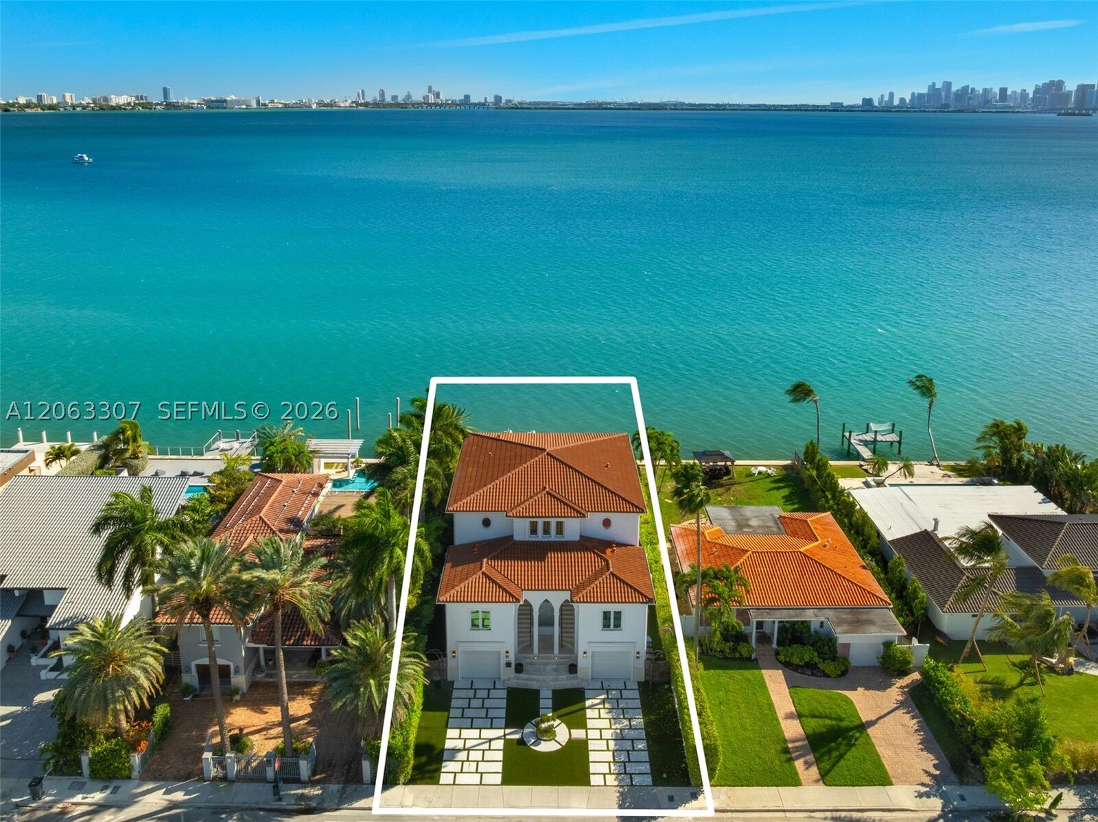 Property Photo: 1460 S Treasure Dr FL 33141