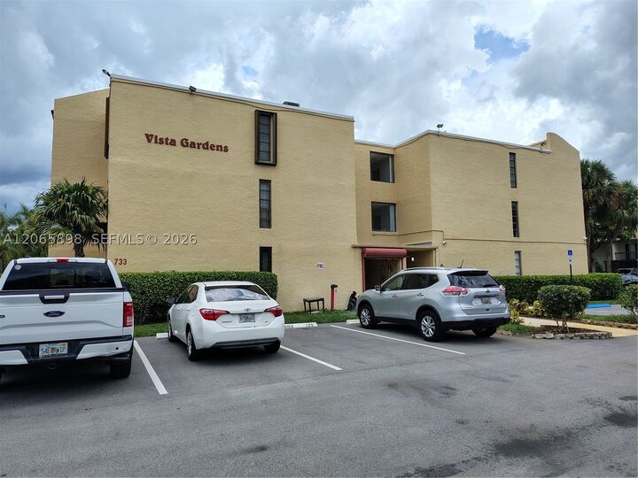 Property Photo:  733 SE 1st Way 109  FL 33441 