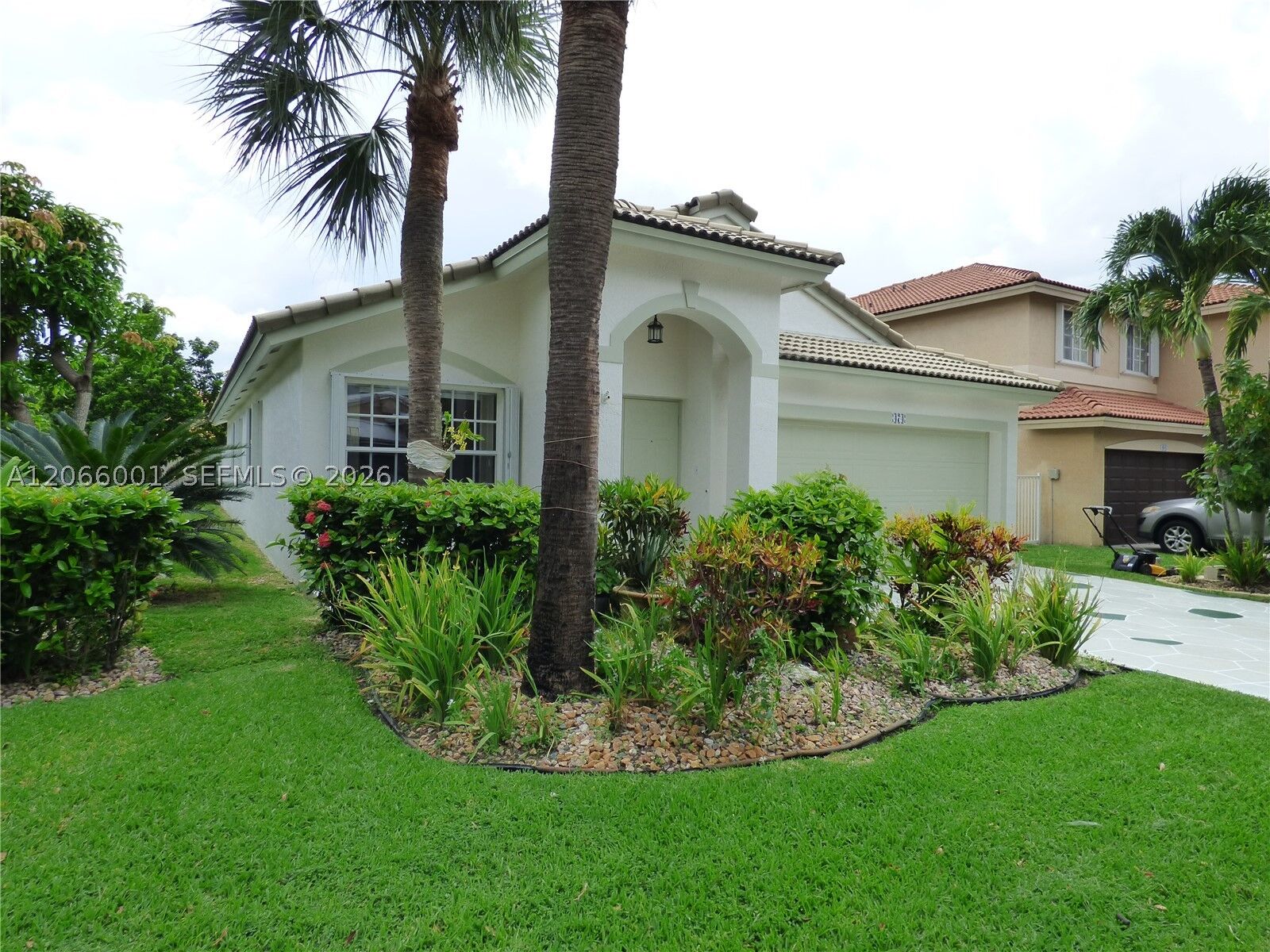 Property Photo:  474 SW 205th Ave  FL 33029 