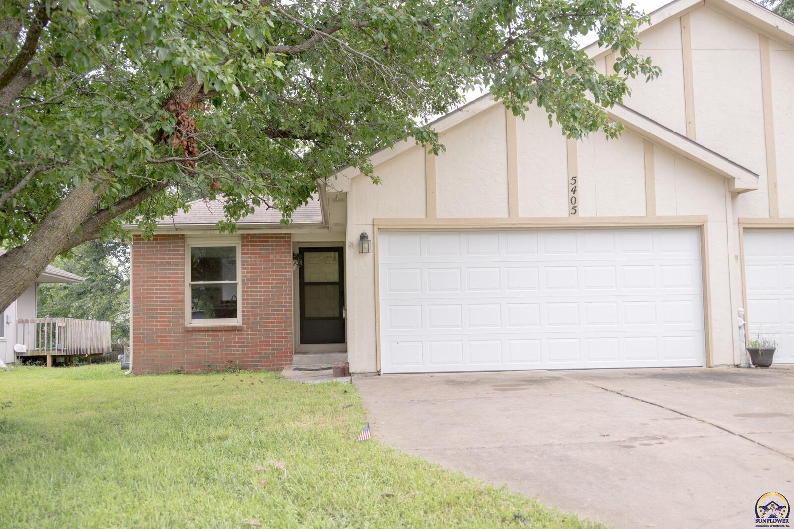 Property Photo: 5405 SW Reeder St KS 66604