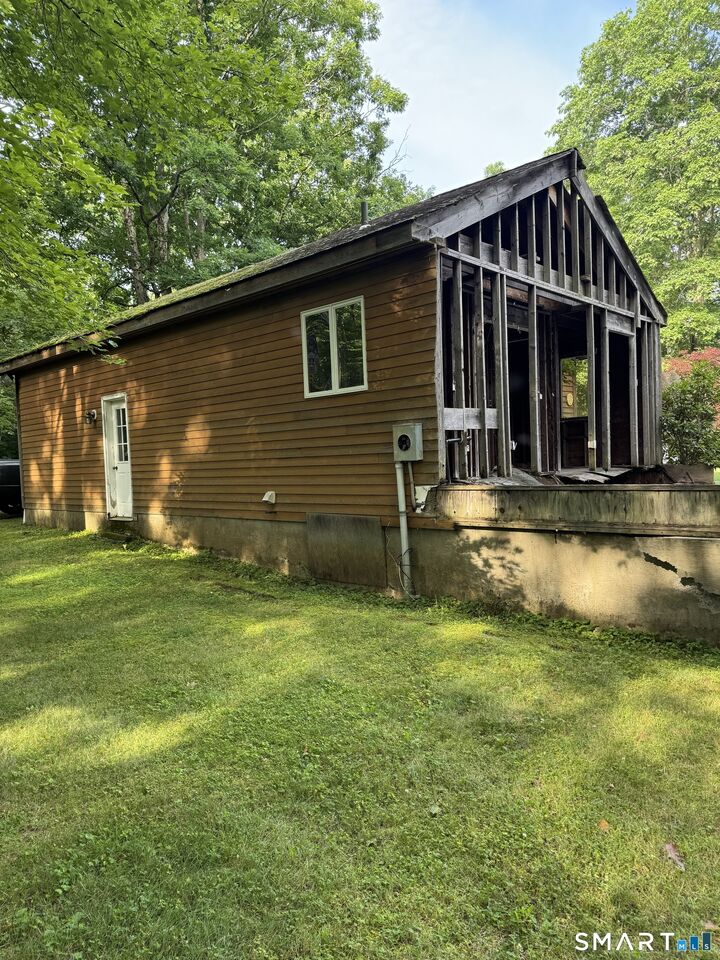 Property Photo: 106 Lambert Road CT 06069